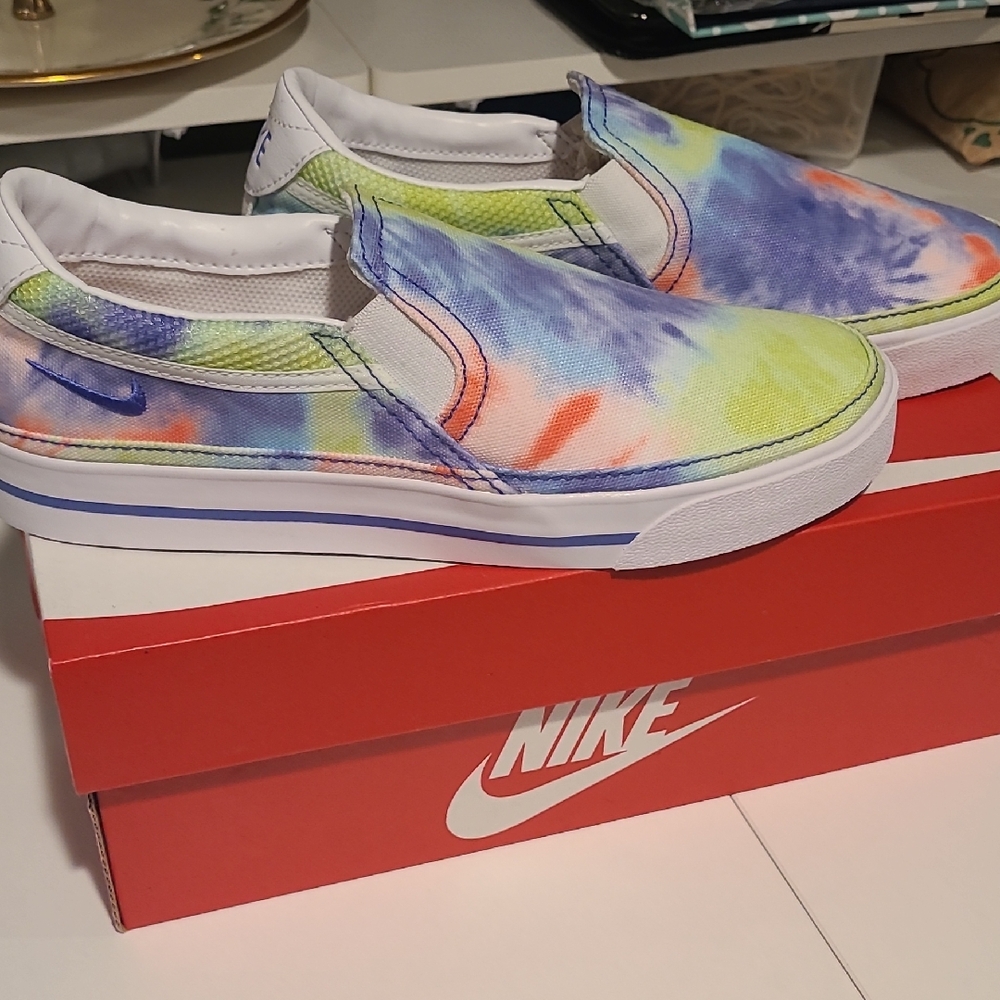 Nike Colorful Tie-Dye Slip-On Sneakers